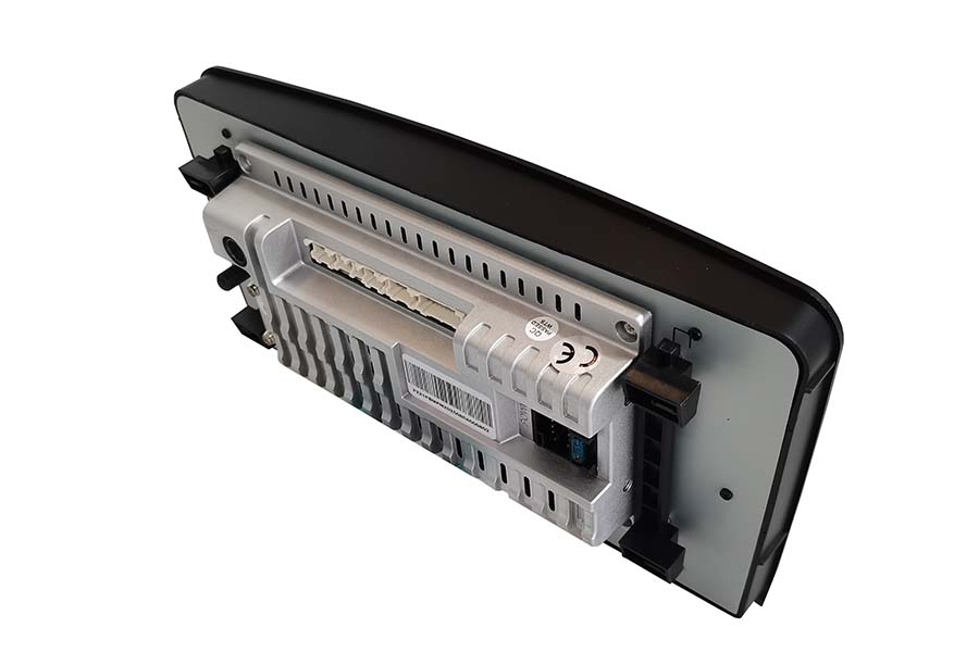 Mercedes-Benz GL-X164/ML-W164 Aftermarket Radio Upgrade