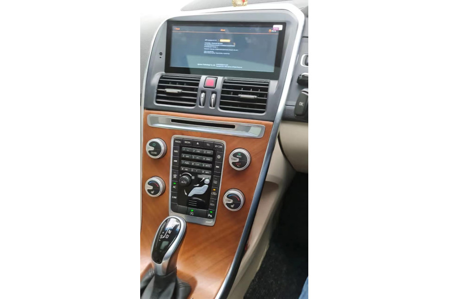 Volvo XC60 2013-2017 plug and play radio upgrade wireless Apple CarPlay Android Auto GPS navigation Bluetooth DAB touchscreen